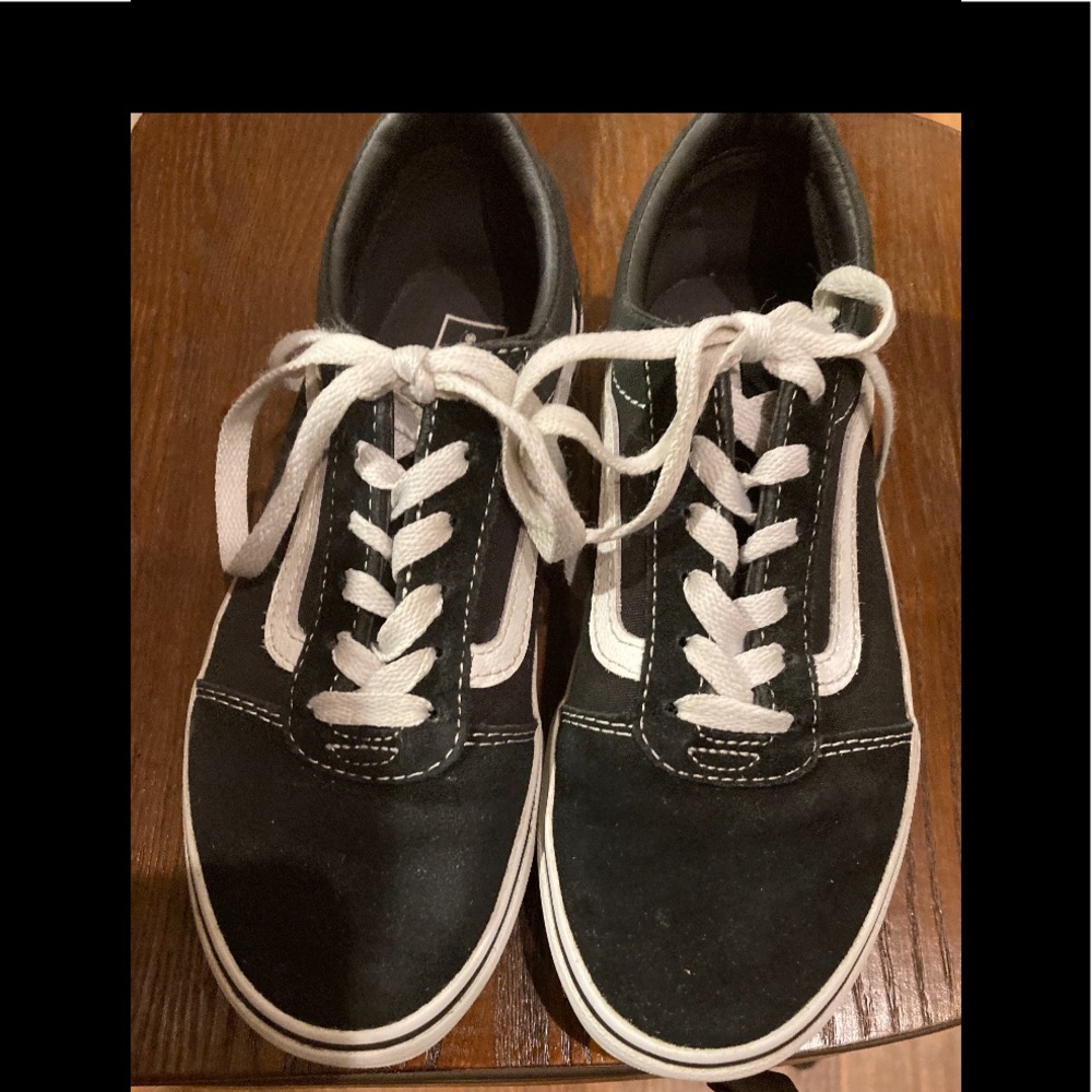 Kids Van Low Tops Black -Size 4